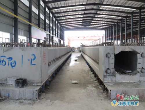 宜春 高溫下堅守崗位，預(yù)制梁廠生產(chǎn)繁忙助力城市建設(shè)